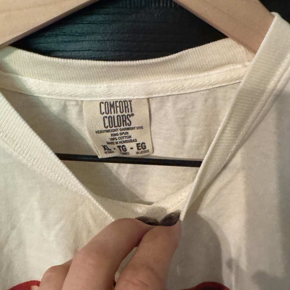 NWOT Comfort Colors A League of Their Own Cropped Tee Cream Extra Large - Picture 2 of 3